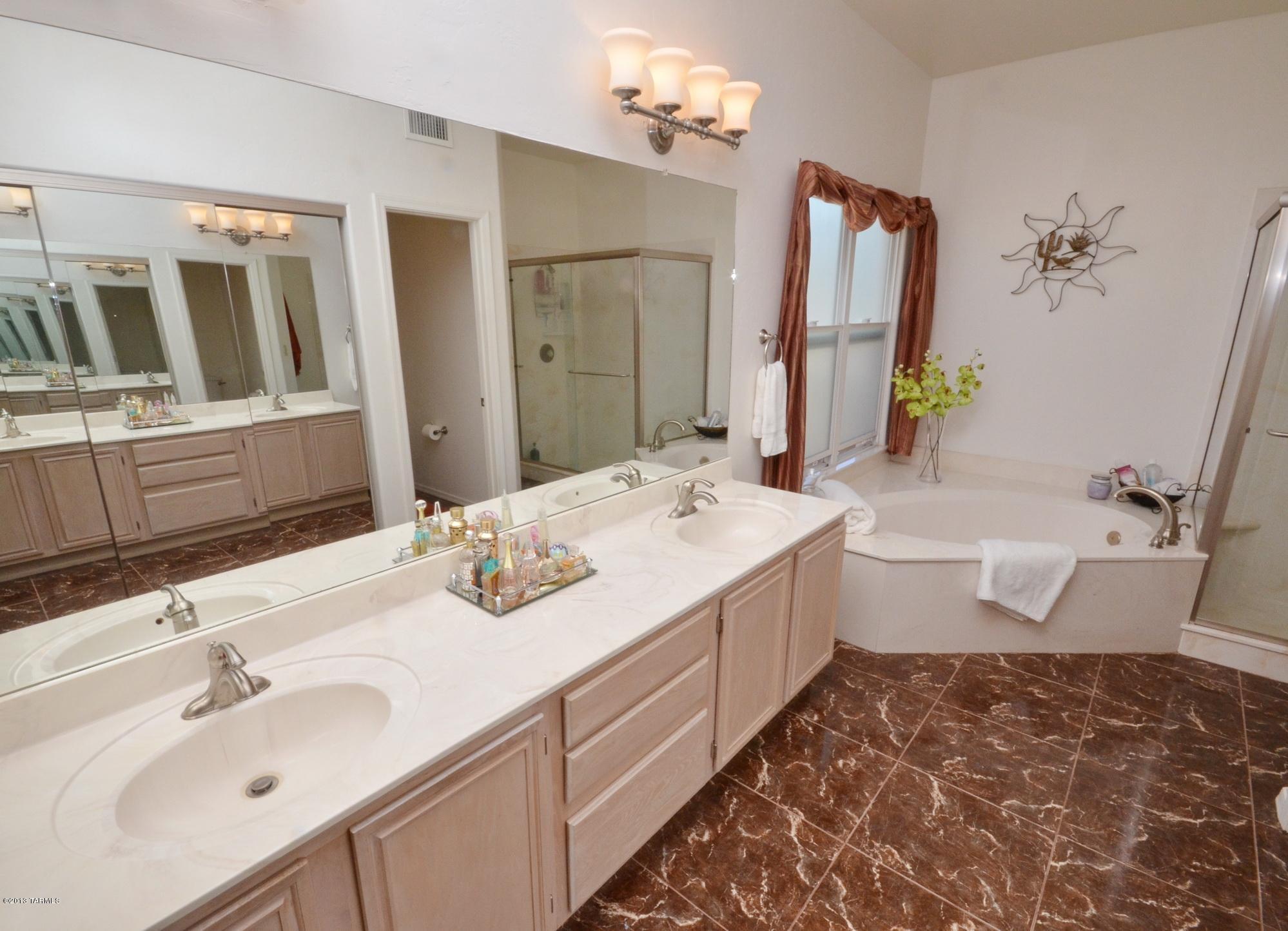 10709 N Sundust Court