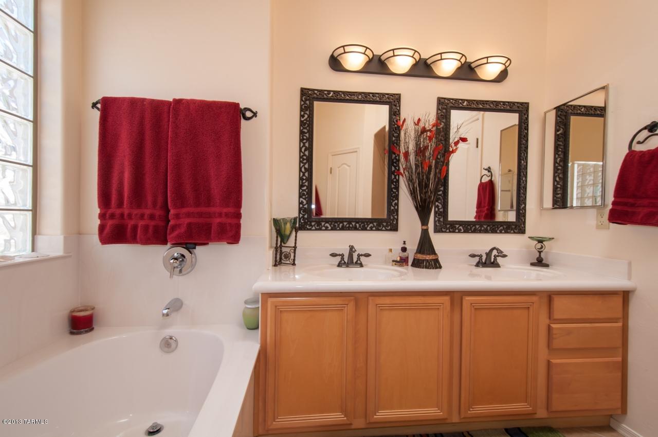 9780 E Spring Ridge Place