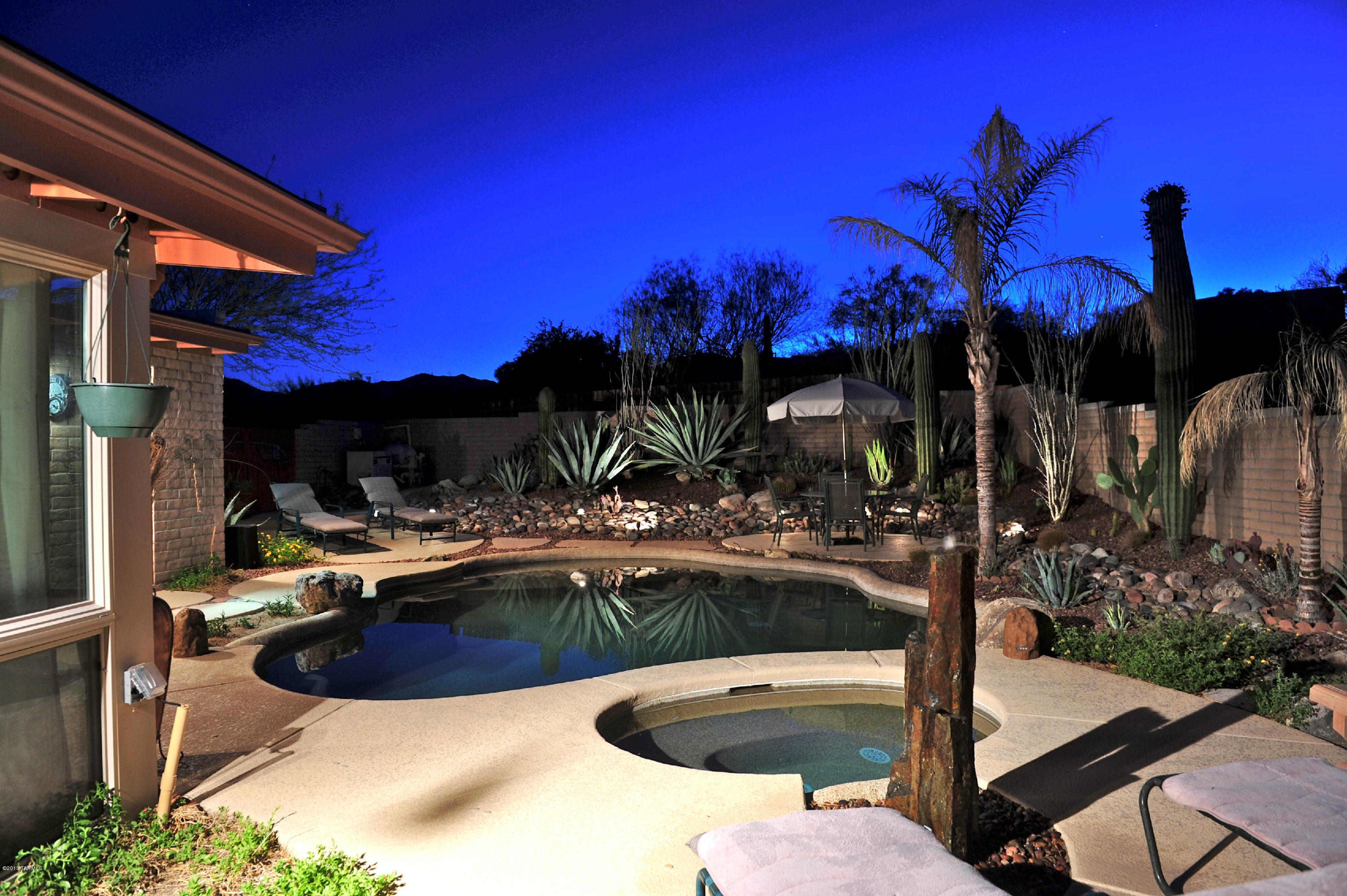 5010 W Placita De Los Vientos