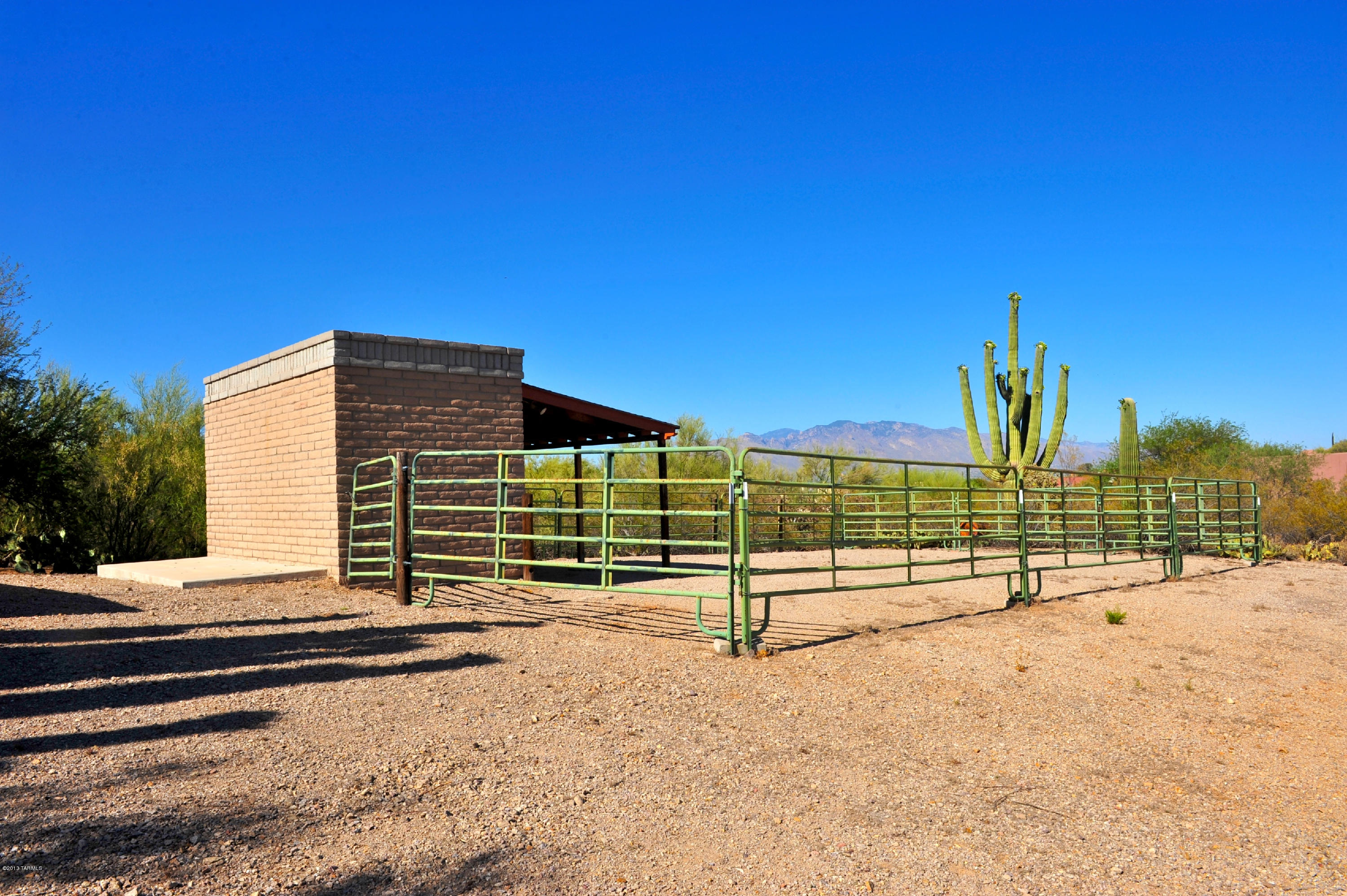 5010 W Placita De Los Vientos