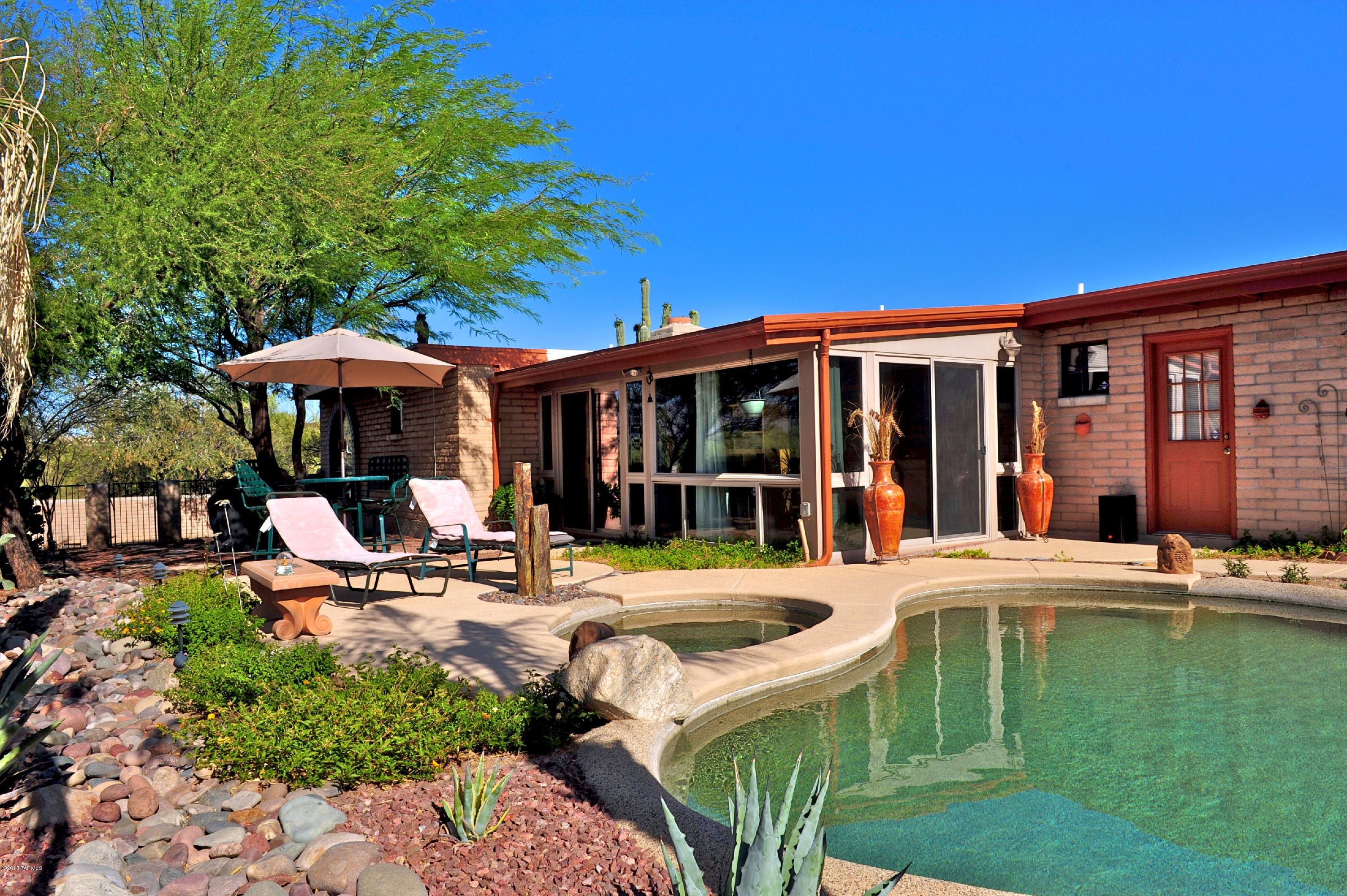 5010 W Placita De Los Vientos