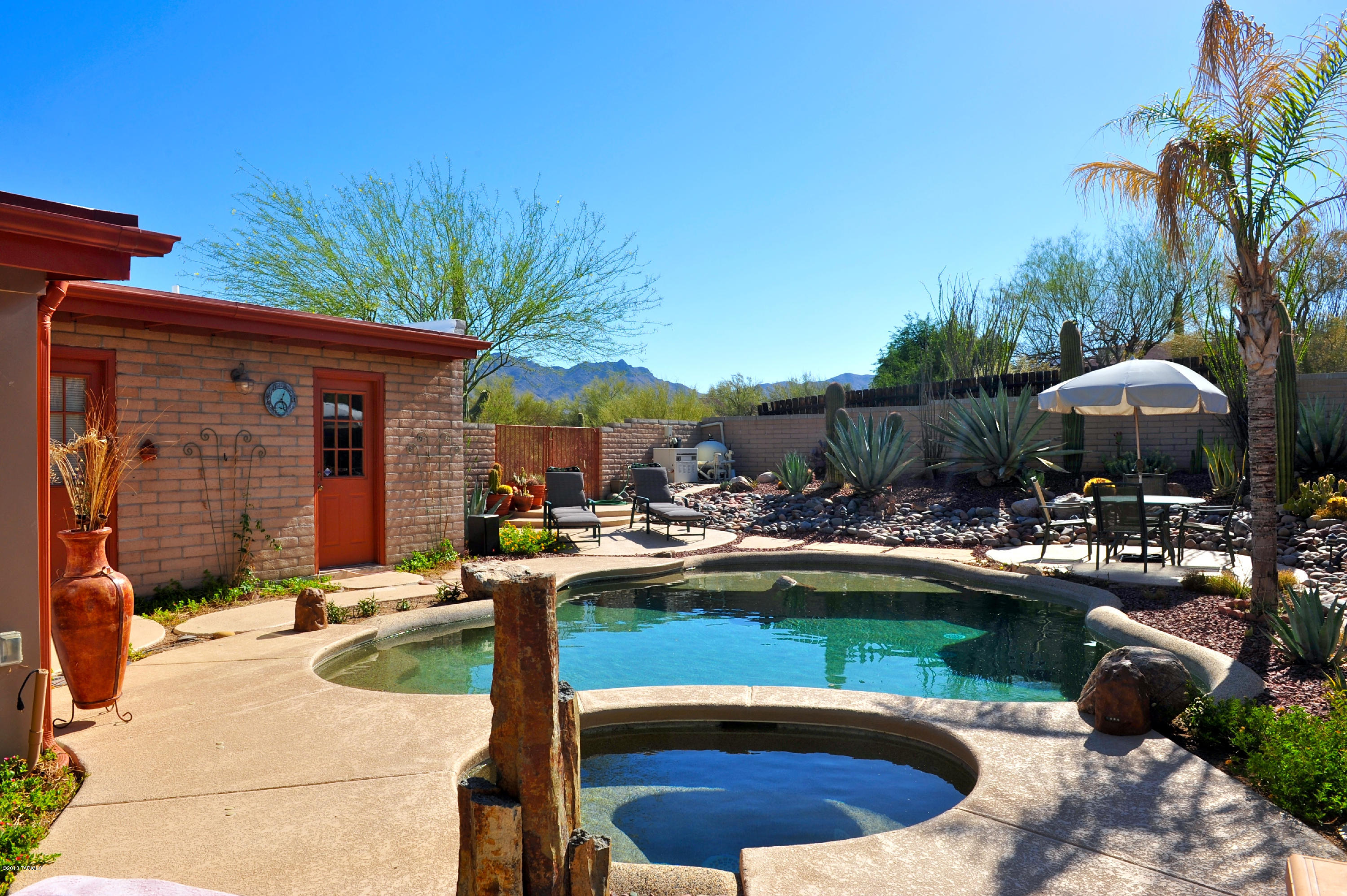 5010 W Placita De Los Vientos