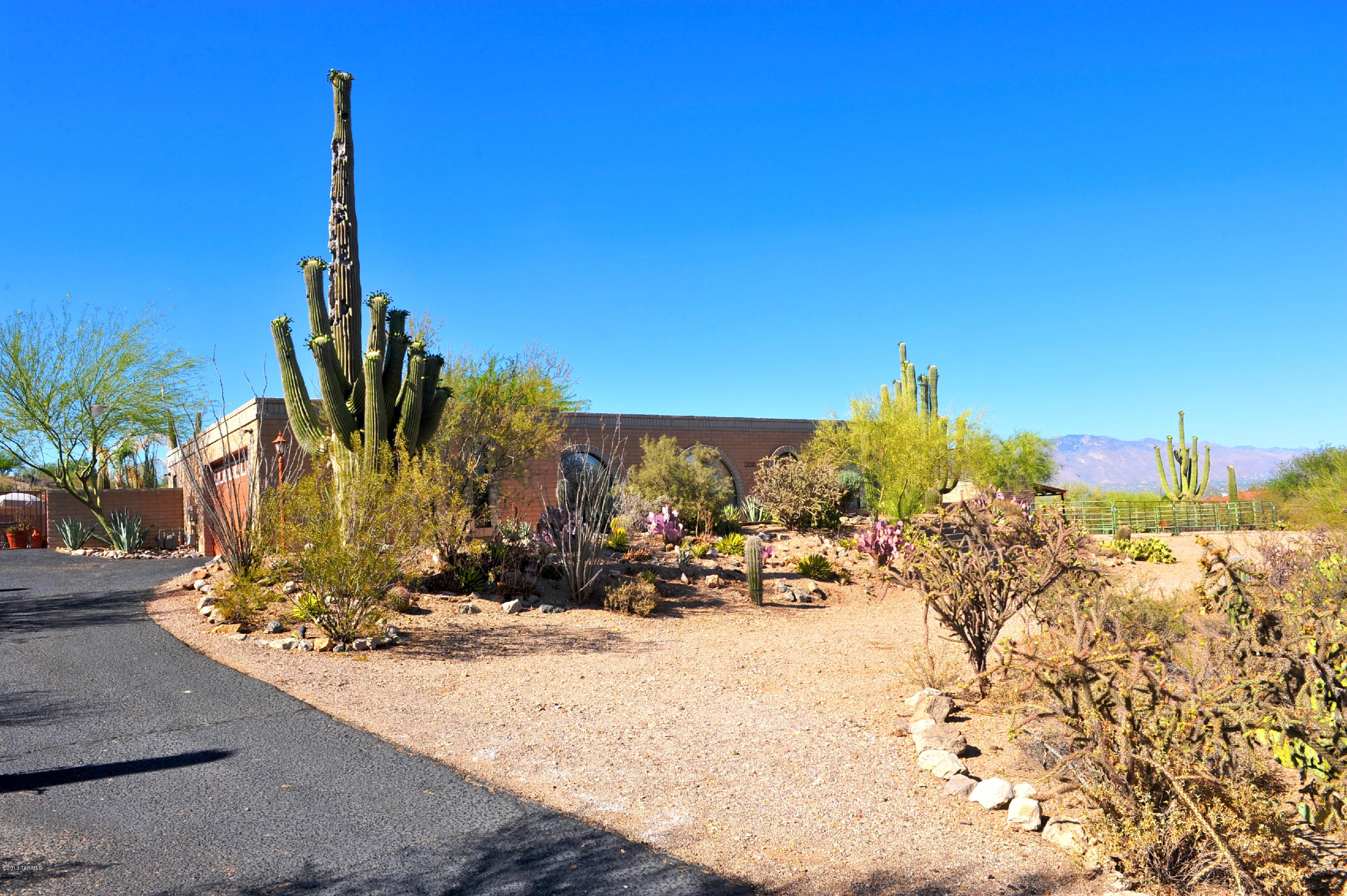 5010 W Placita De Los Vientos