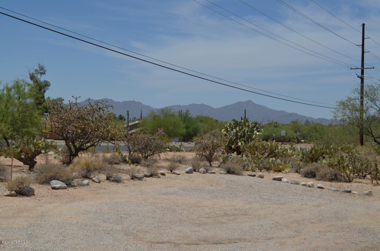 7201 N San Anna Drive