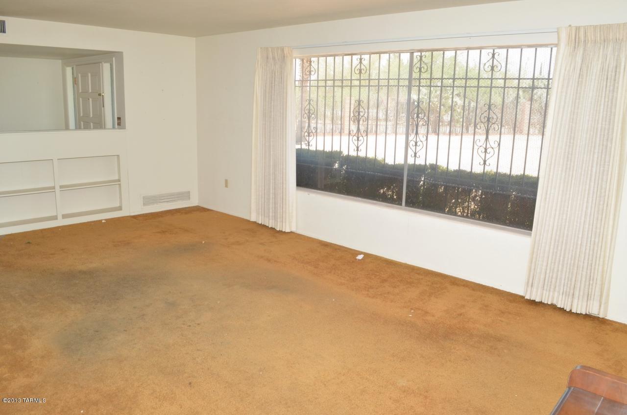 7201 N San Anna Drive