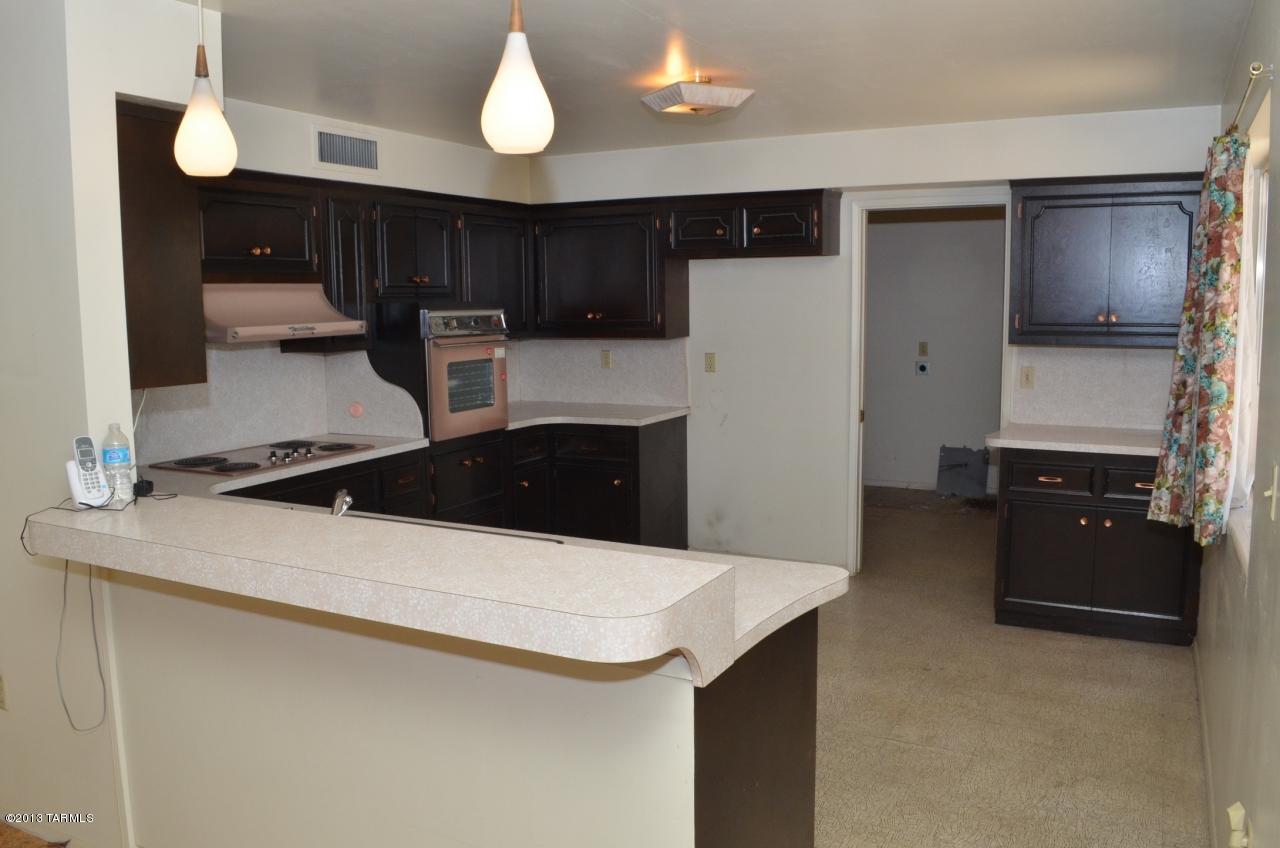 7201 N San Anna Drive