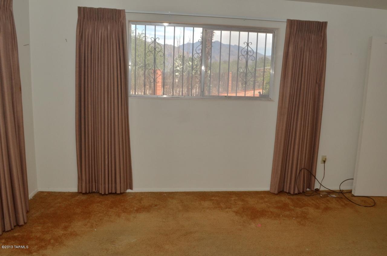 7201 N San Anna Drive