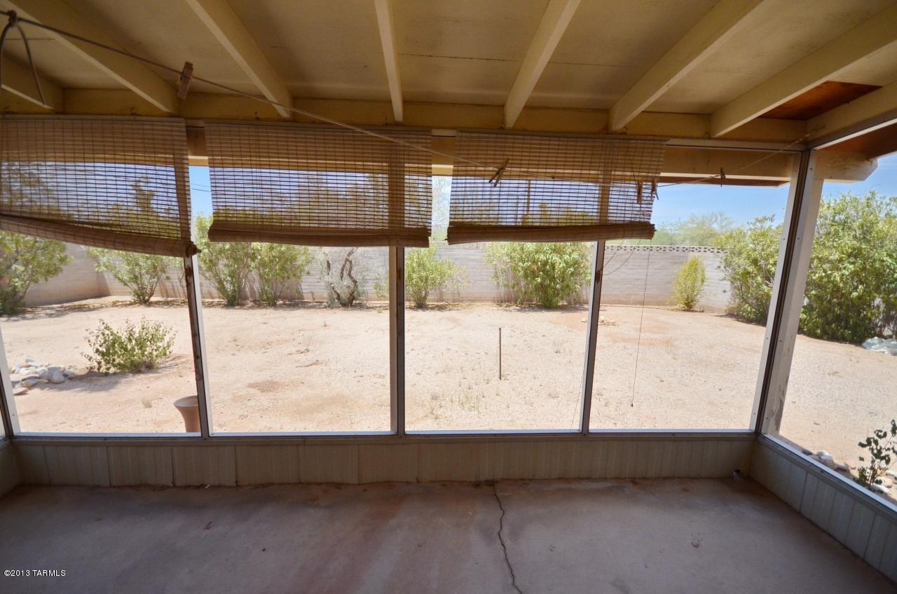 7201 N San Anna Drive