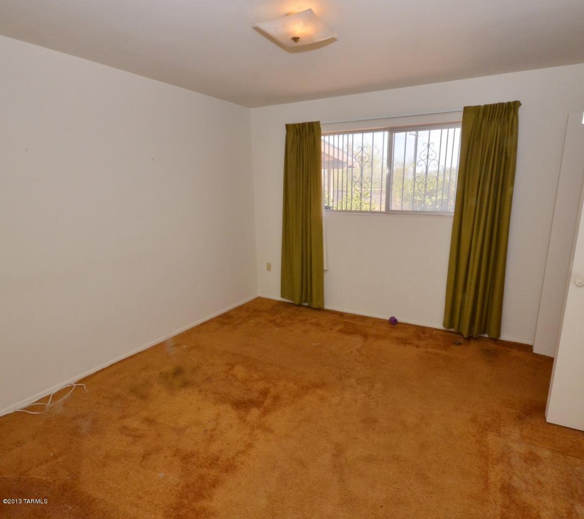 7201 N San Anna Drive