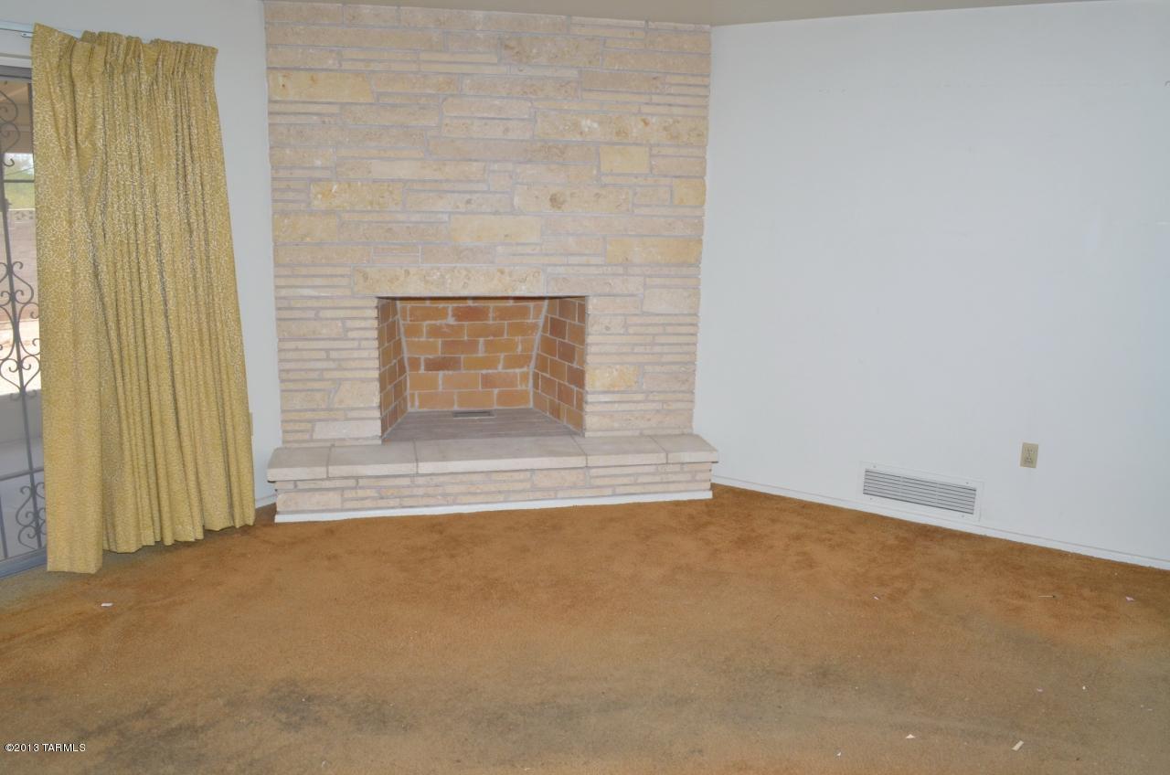 7201 N San Anna Drive