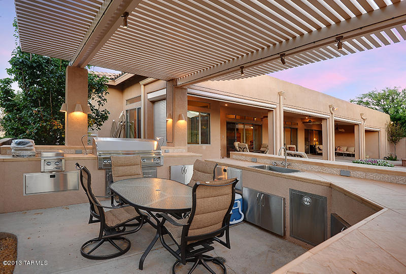 921 N Circulo Zagala