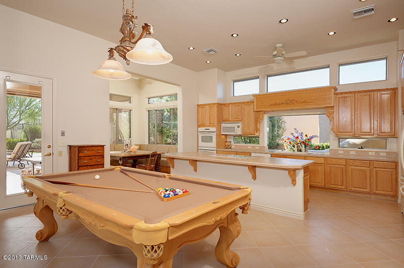 921 N Circulo Zagala