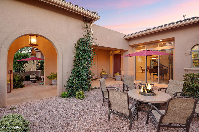 921 N Circulo Zagala