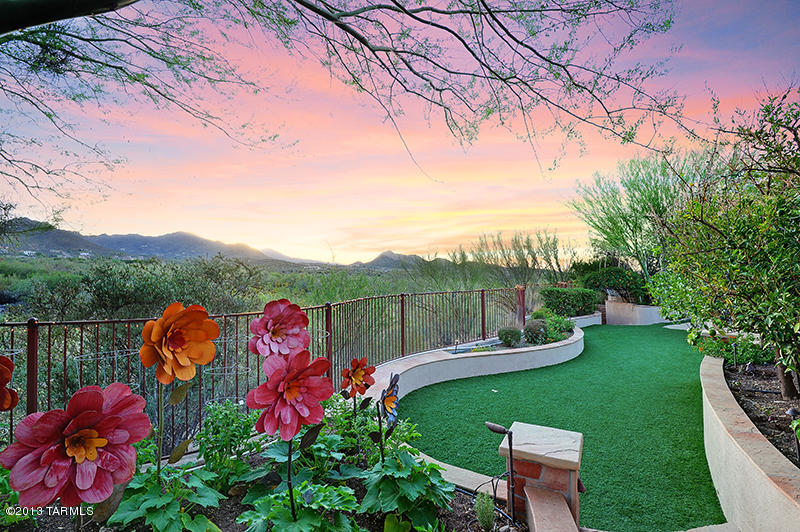 921 N Circulo Zagala