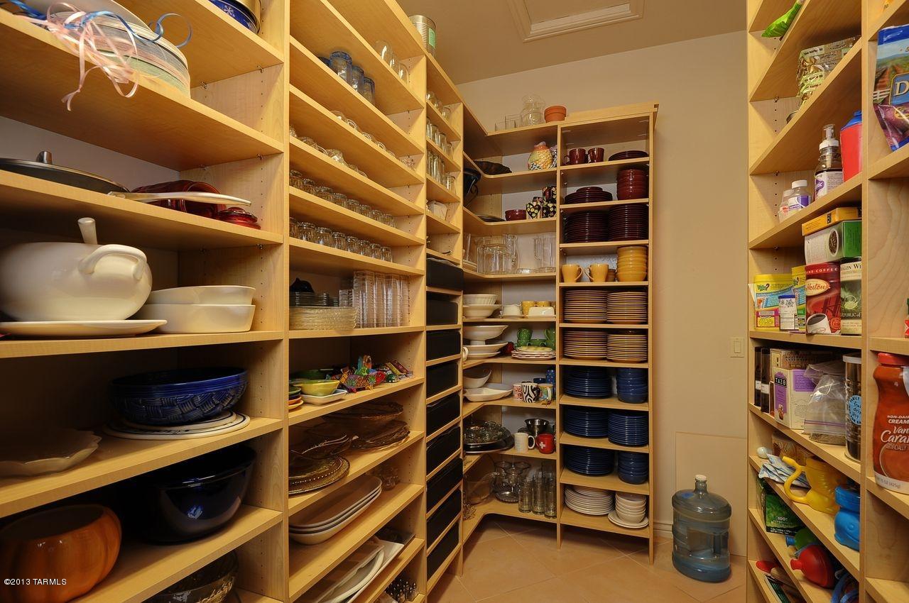 921 N Circulo Zagala