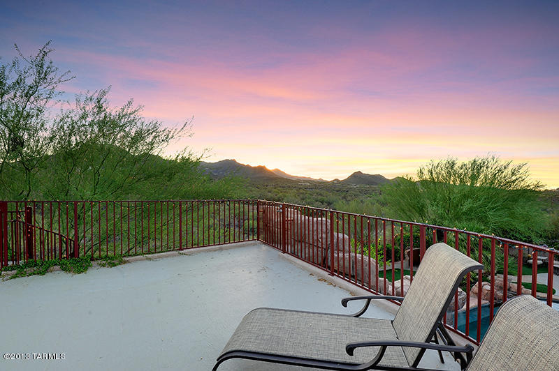 921 N Circulo Zagala