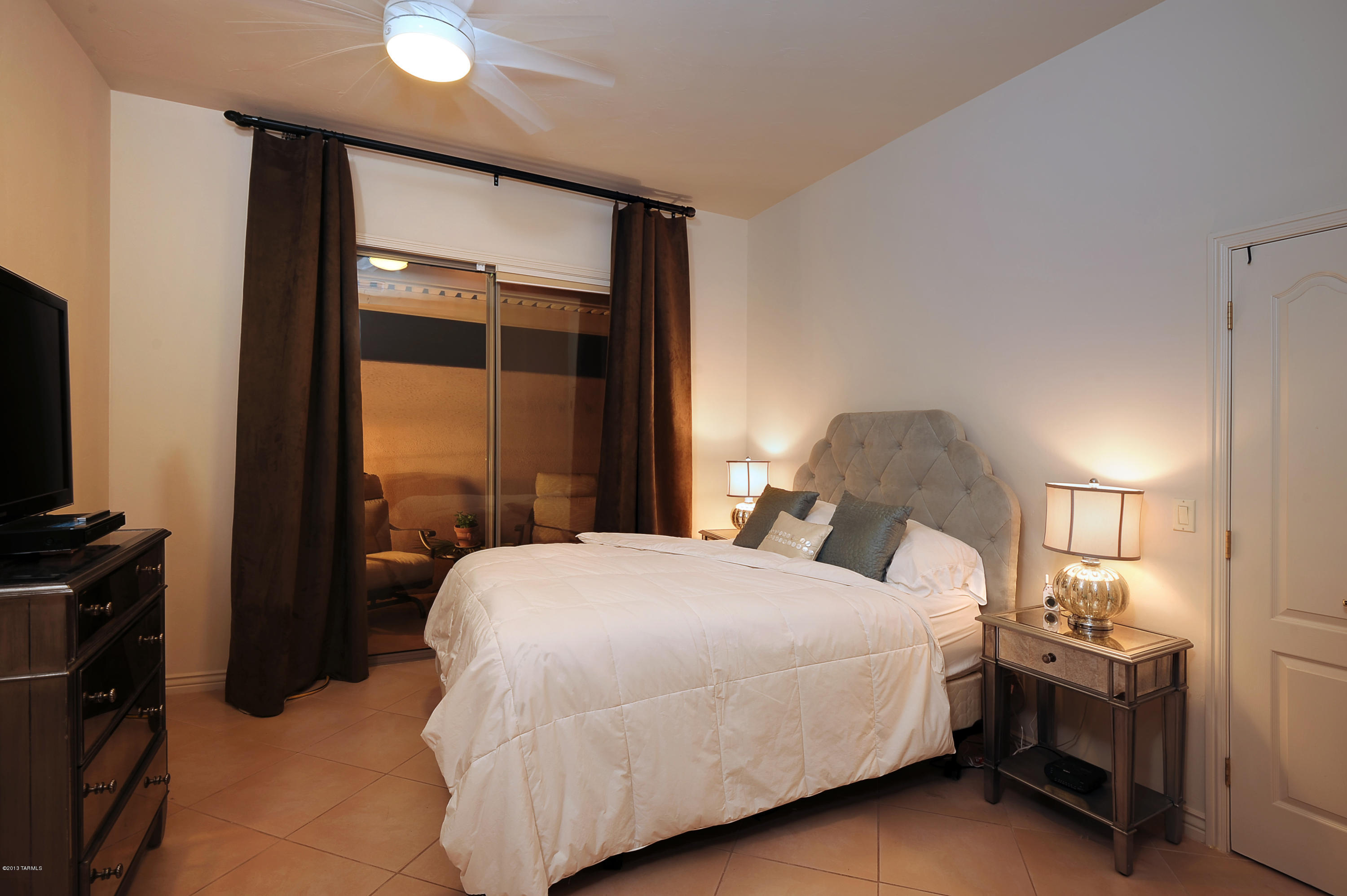 921 N Circulo Zagala