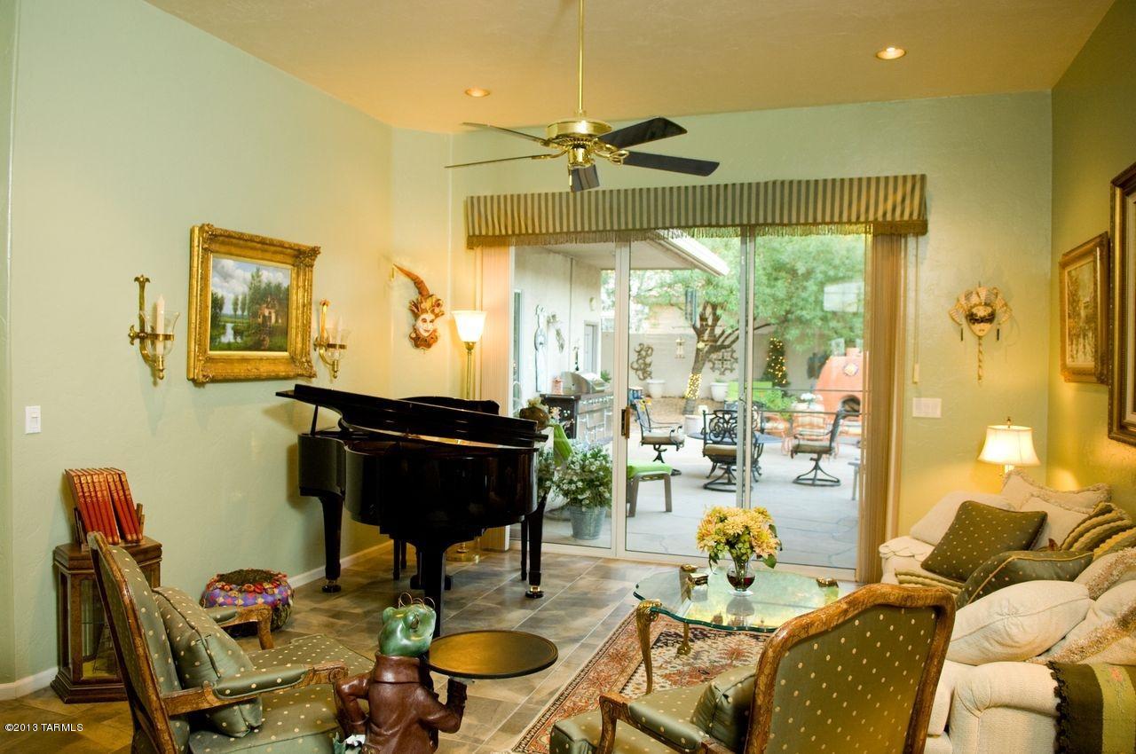 10946 N Black Canyon Court