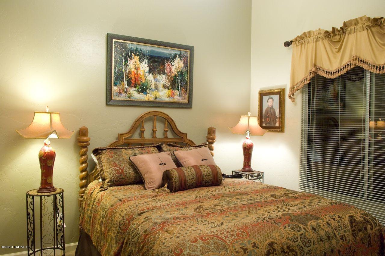 10946 N Black Canyon Court