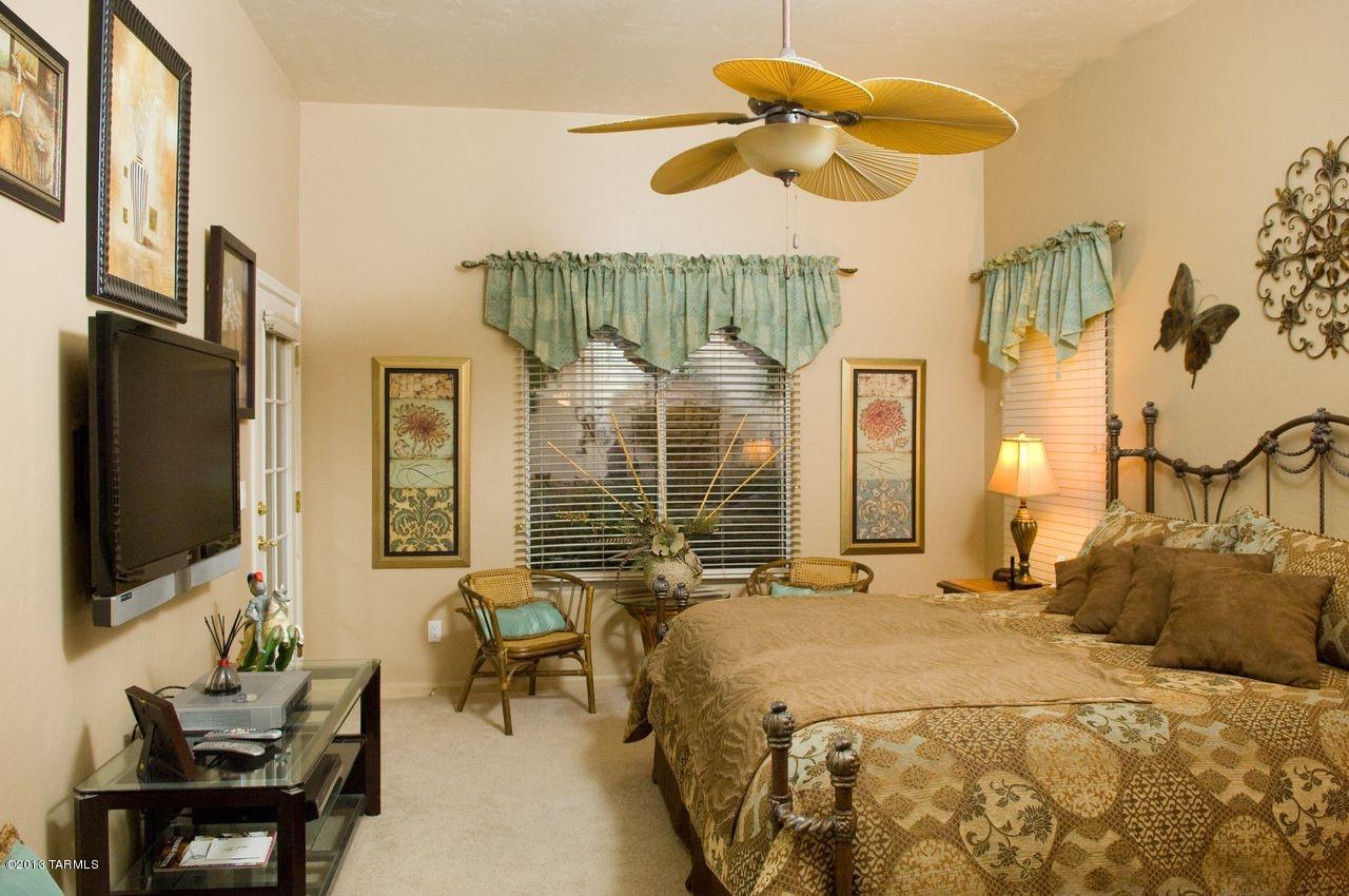 10946 N Black Canyon Court