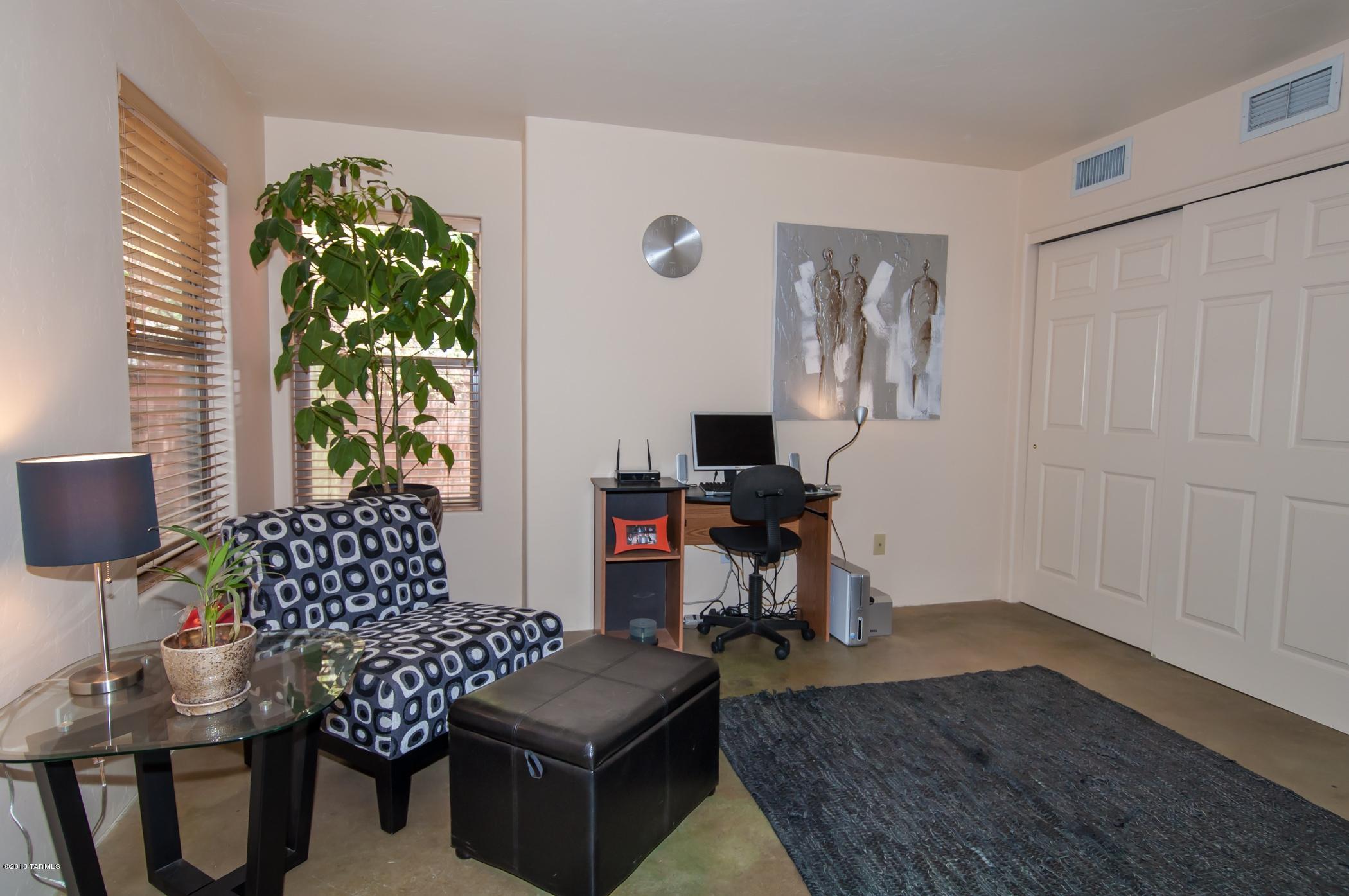 3846 N Vines End Place