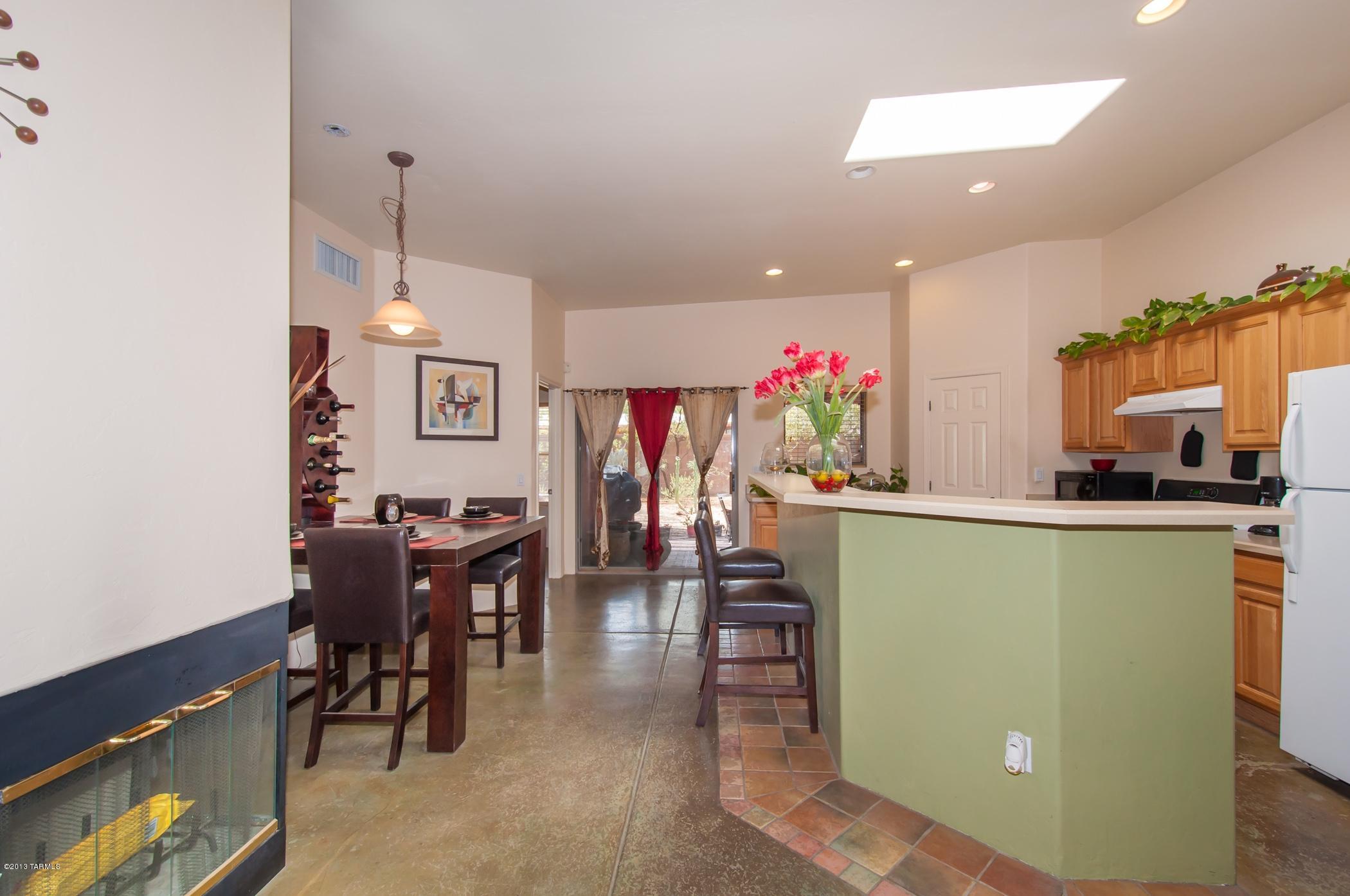 3846 N Vines End Place