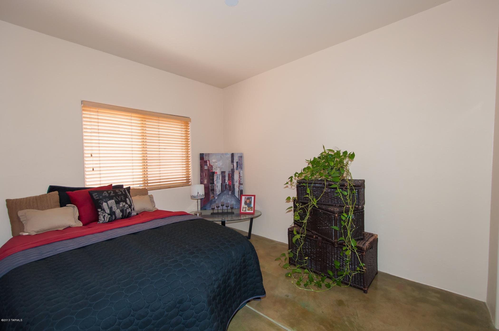 3846 N Vines End Place