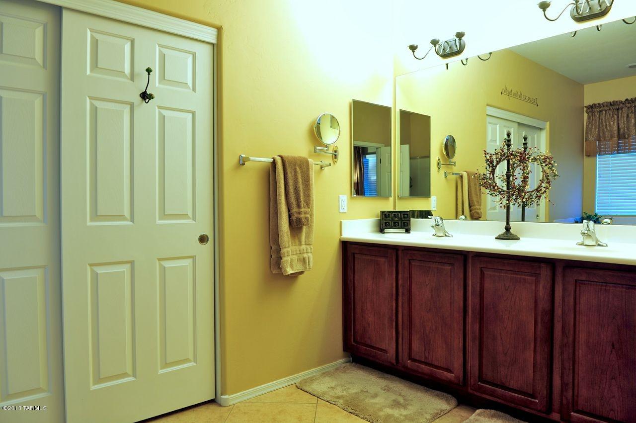 21169 E Independence Way