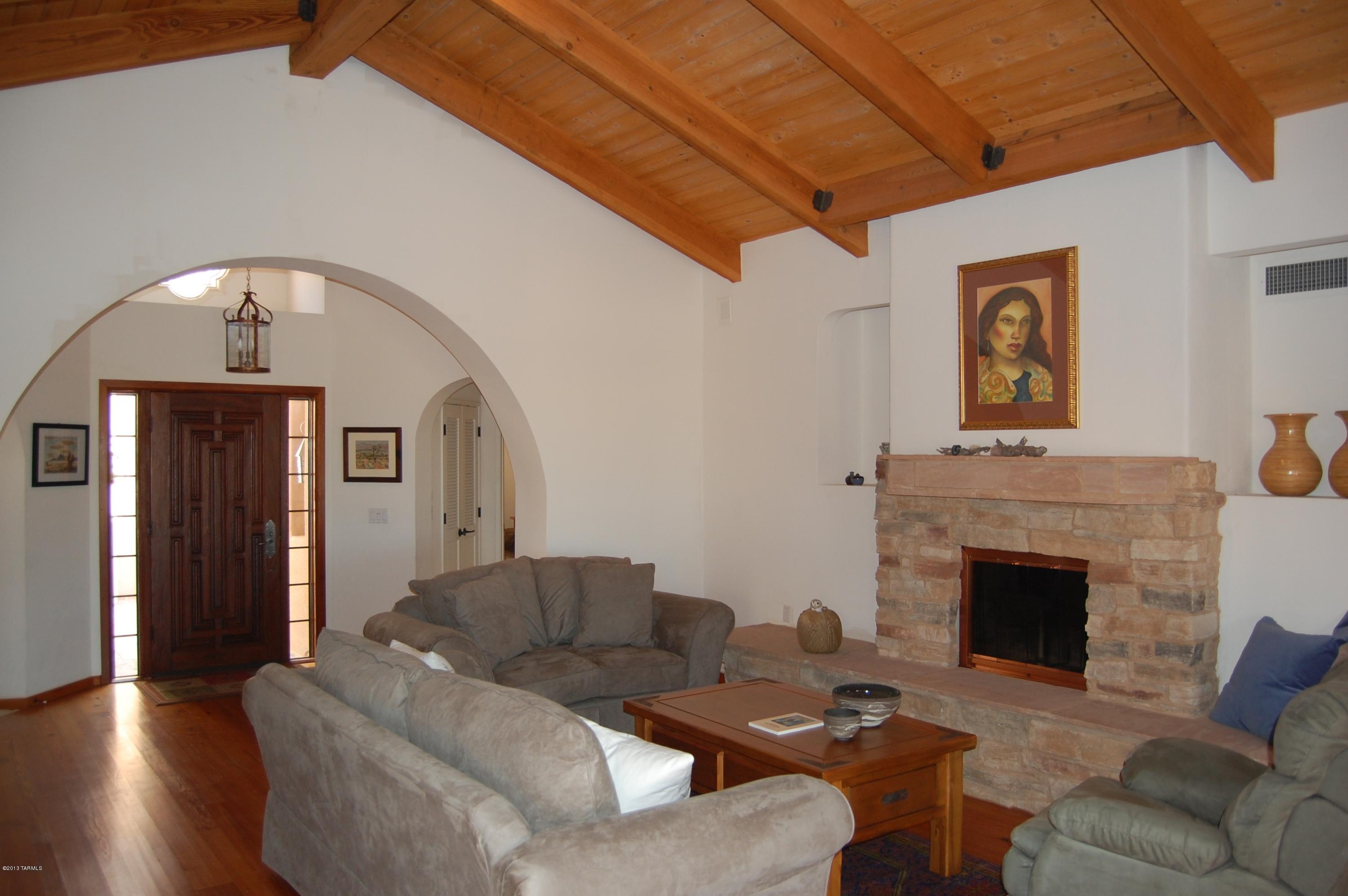 6726 N Chapultapec Circle