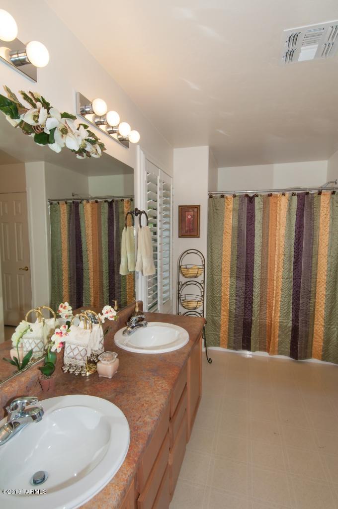 7632 W Granite Ridge Court