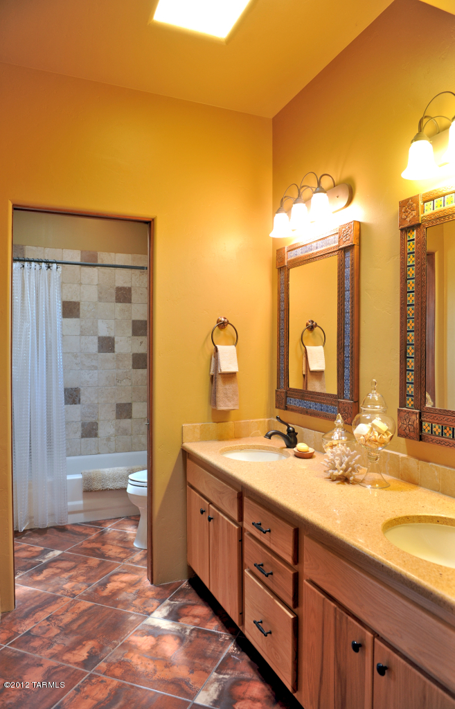 2670 W Cougar Canyon Trail