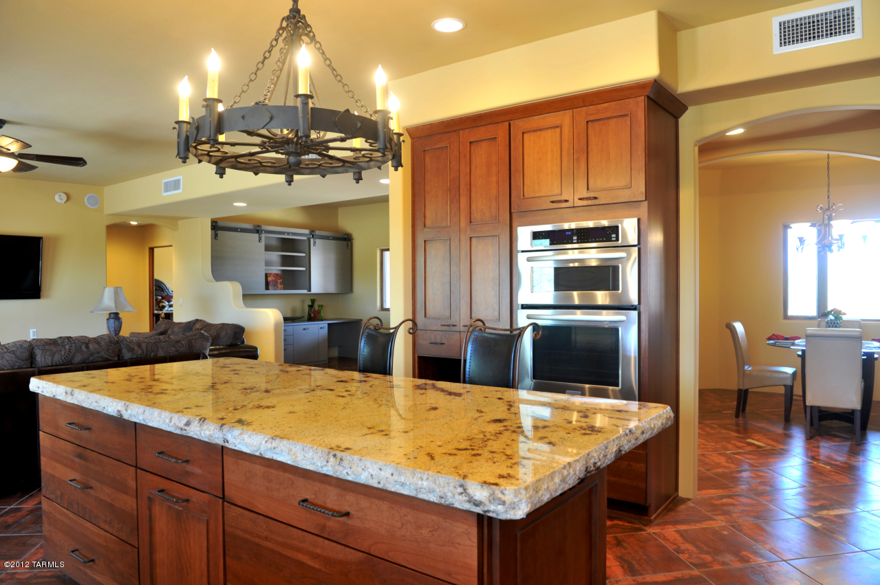 2670 W Cougar Canyon Trail