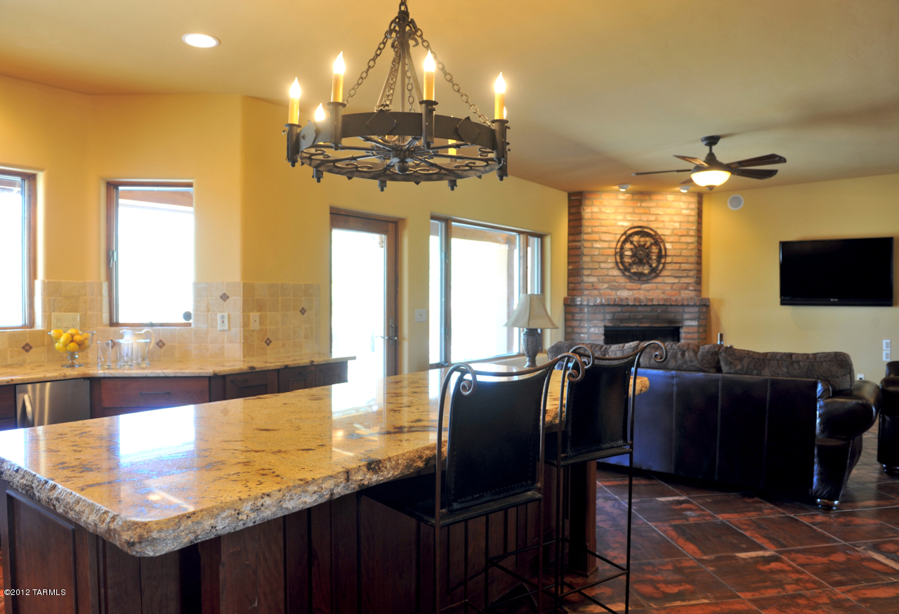 2670 W Cougar Canyon Trail