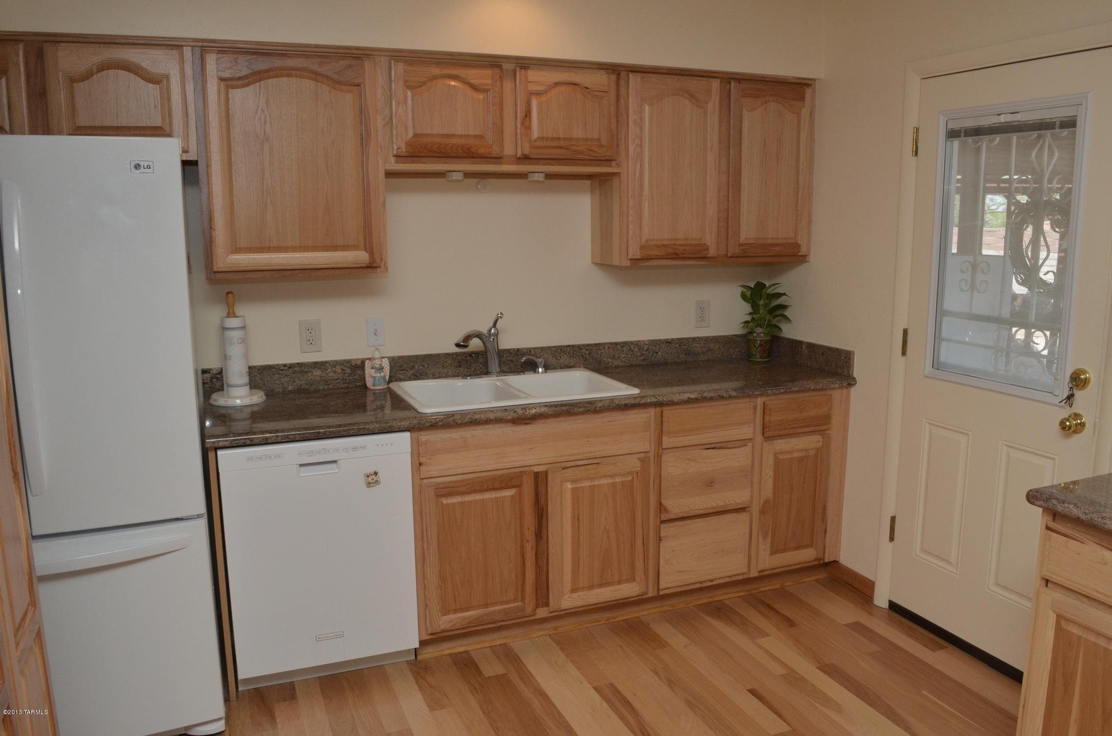 6015 E Hampton Street