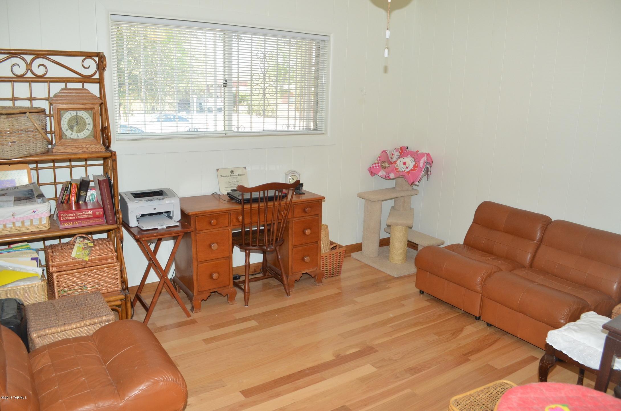 6015 E Hampton Street