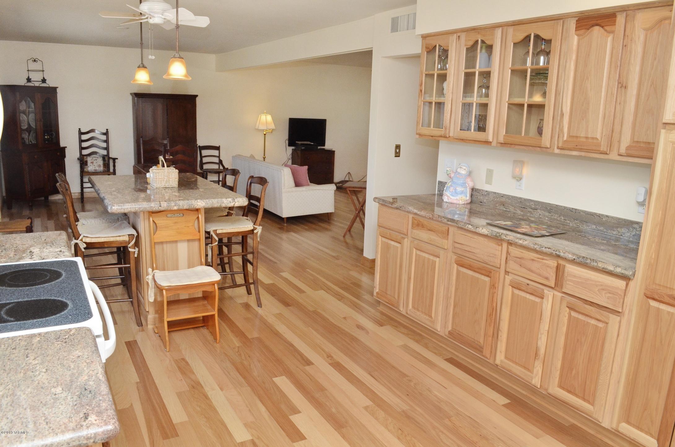 6015 E Hampton Street