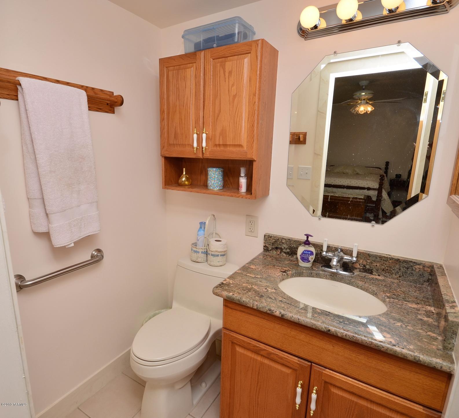 6015 E Hampton Street