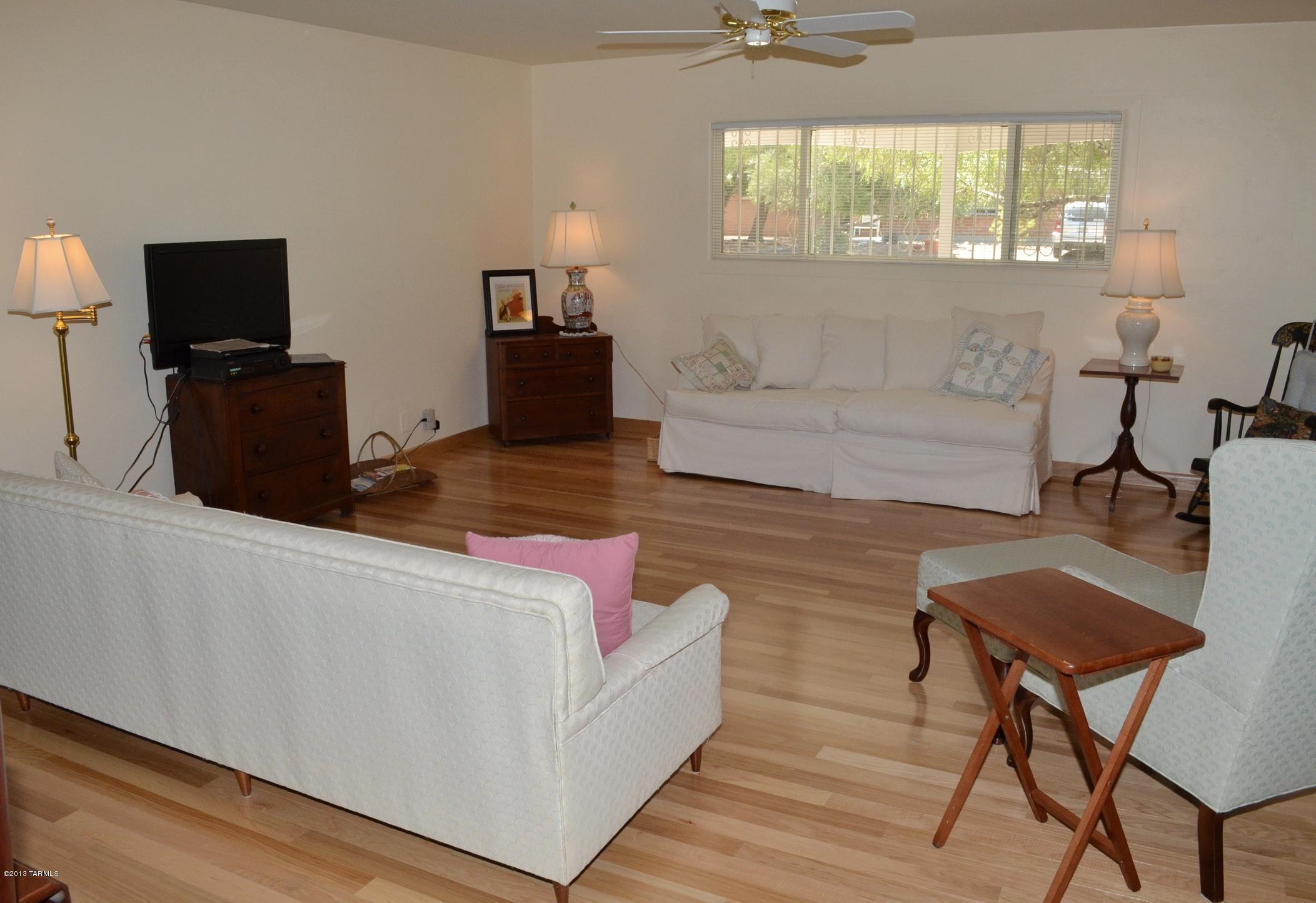 6015 E Hampton Street