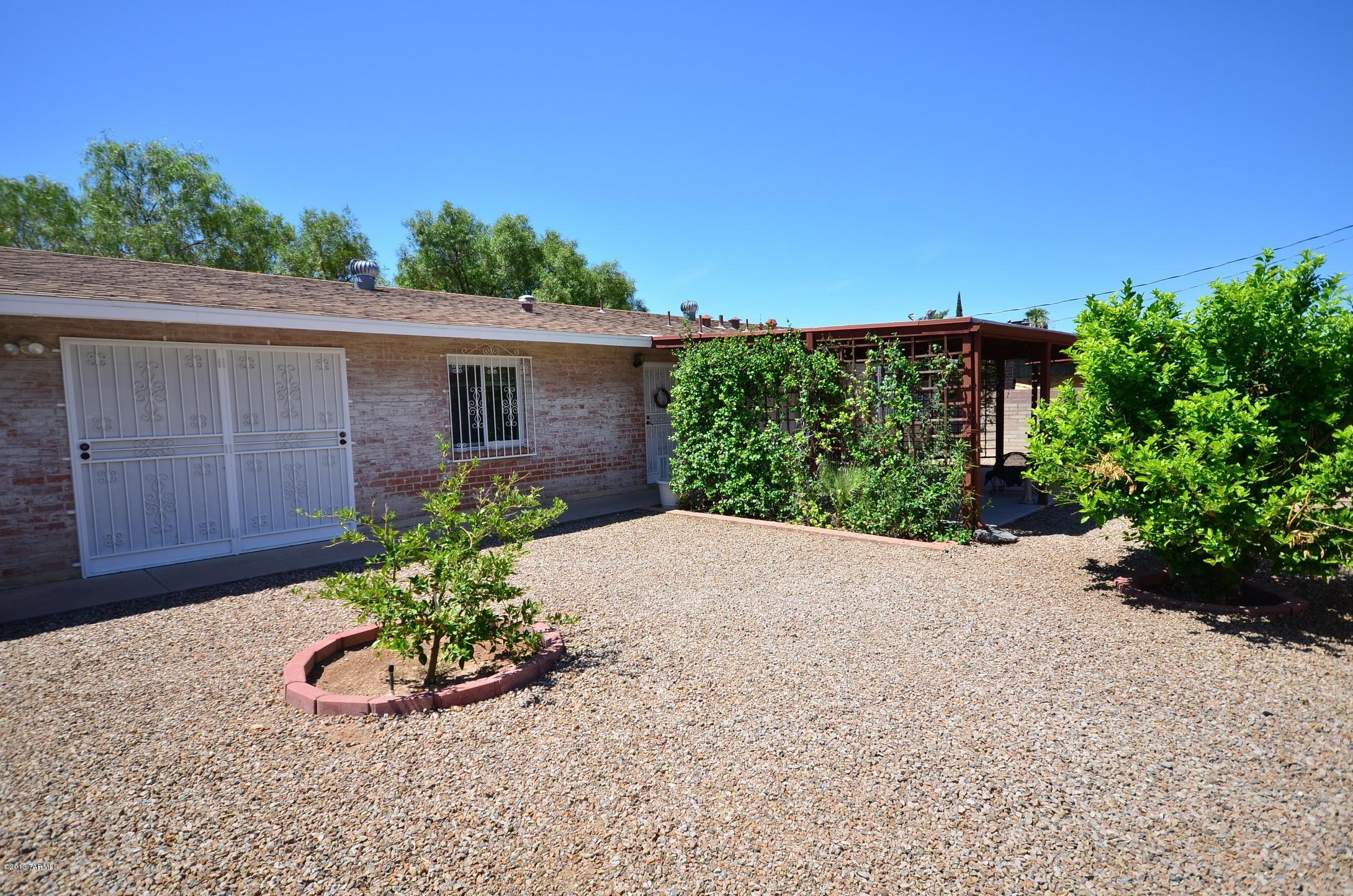 6015 E Hampton Street