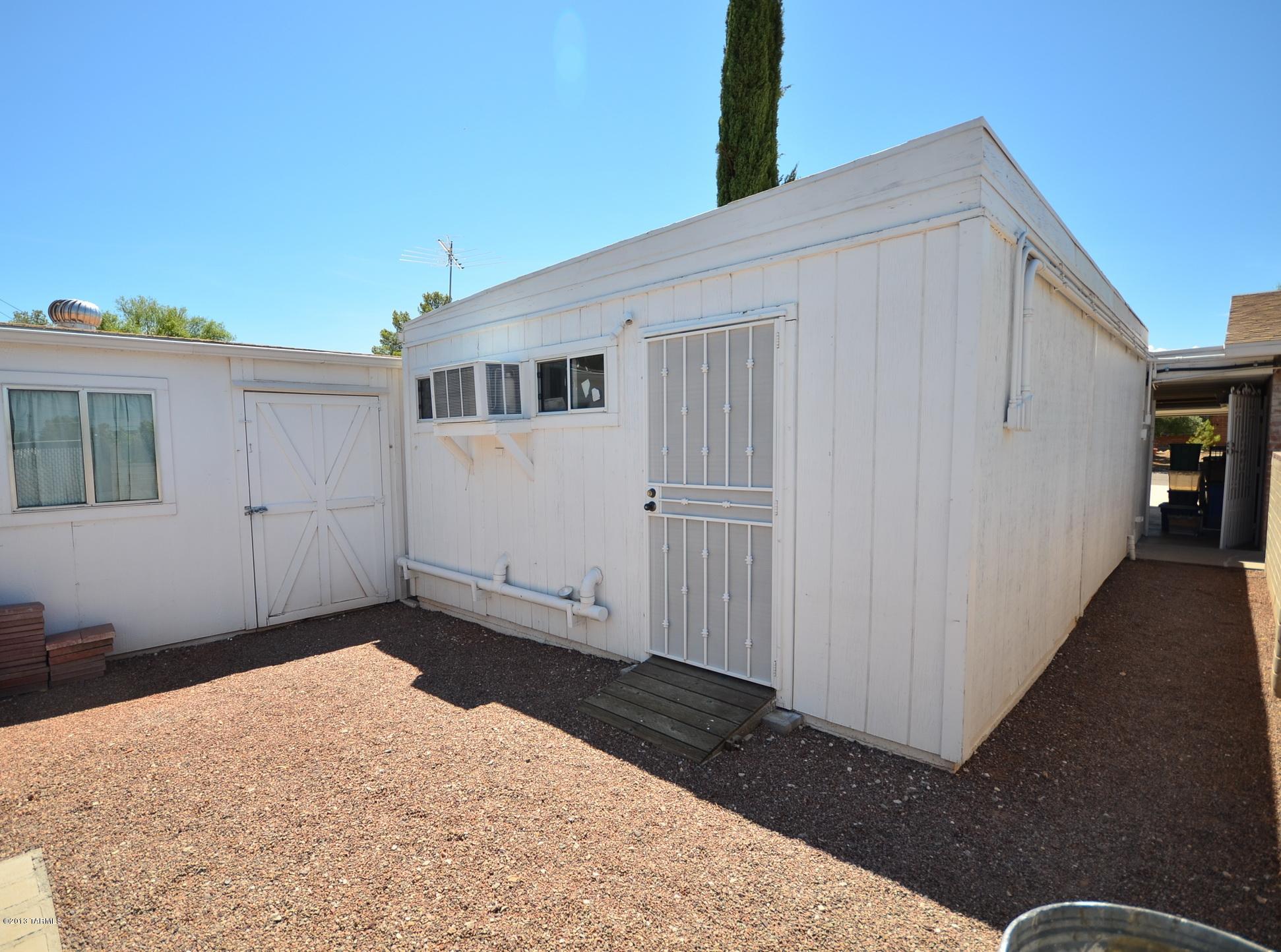 6015 E Hampton Street