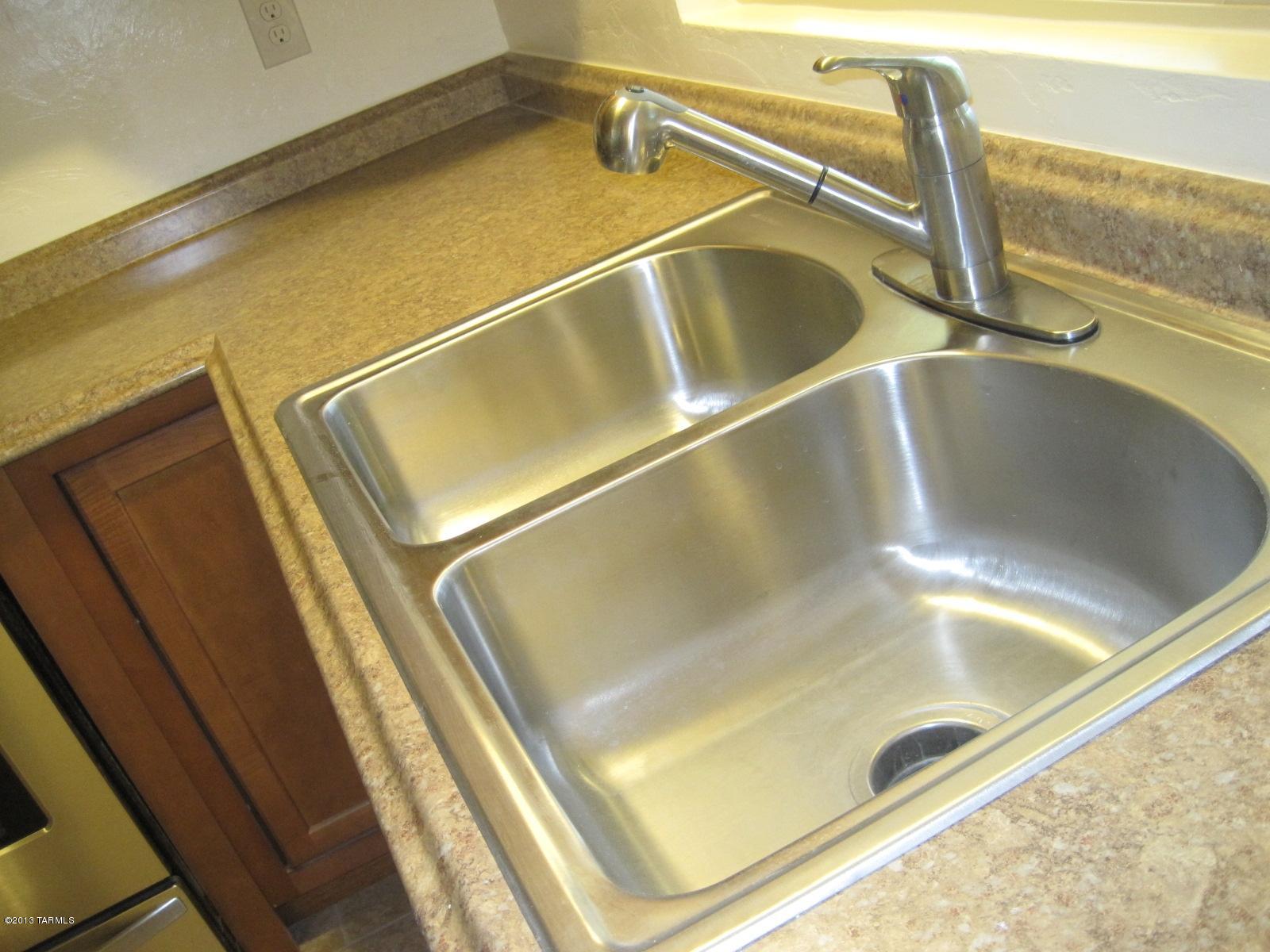 1936 N Frances Boulevard