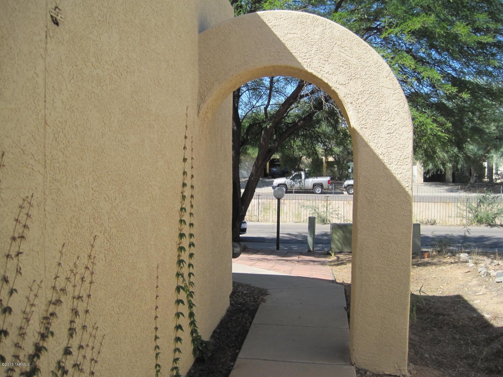 1936 N Frances Boulevard