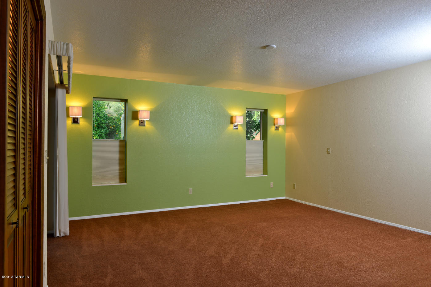 8421 E Fernhill Drive