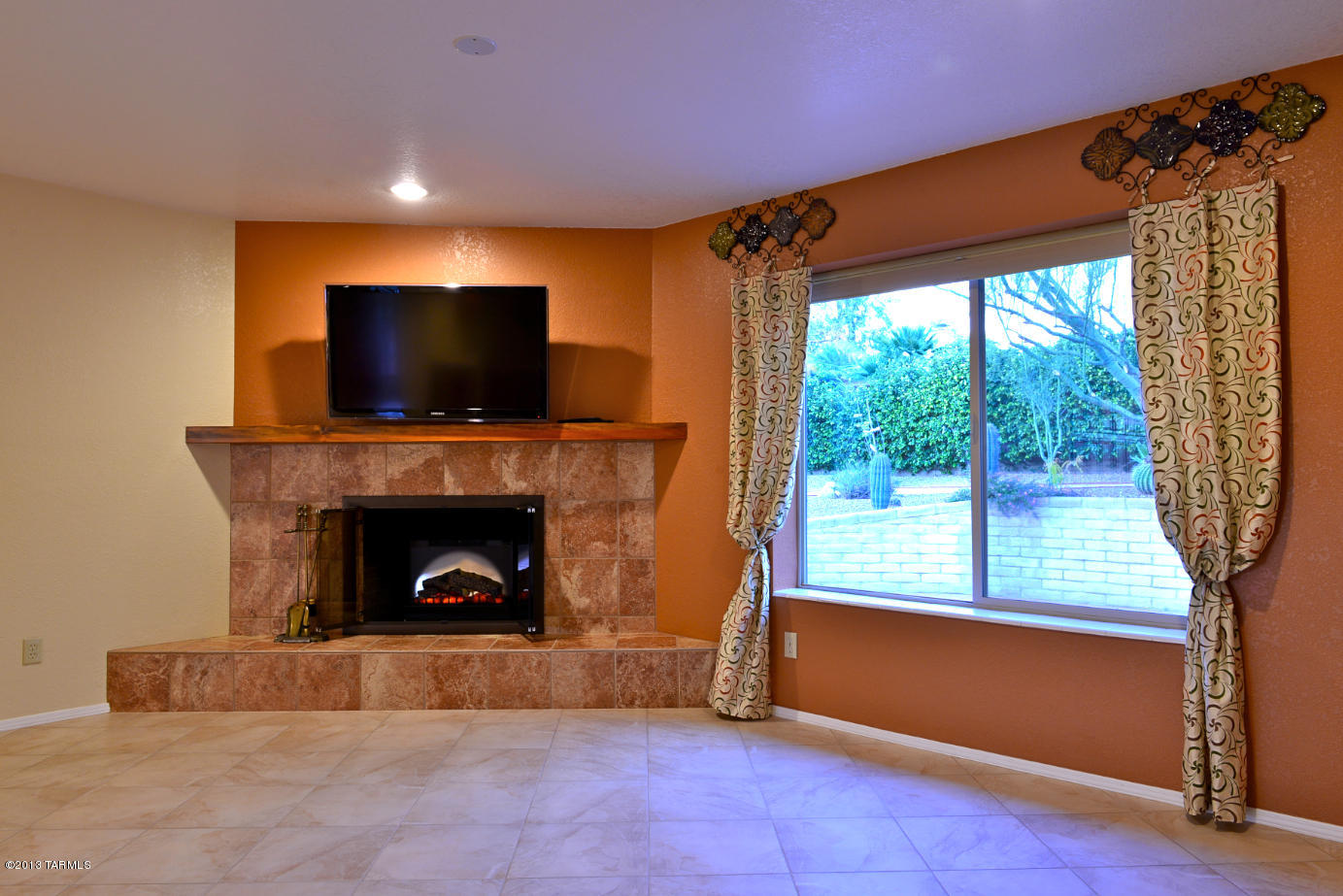 8421 E Fernhill Drive