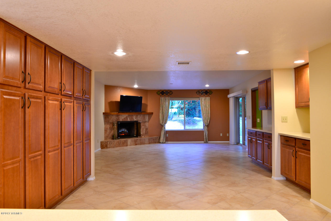 8421 E Fernhill Drive