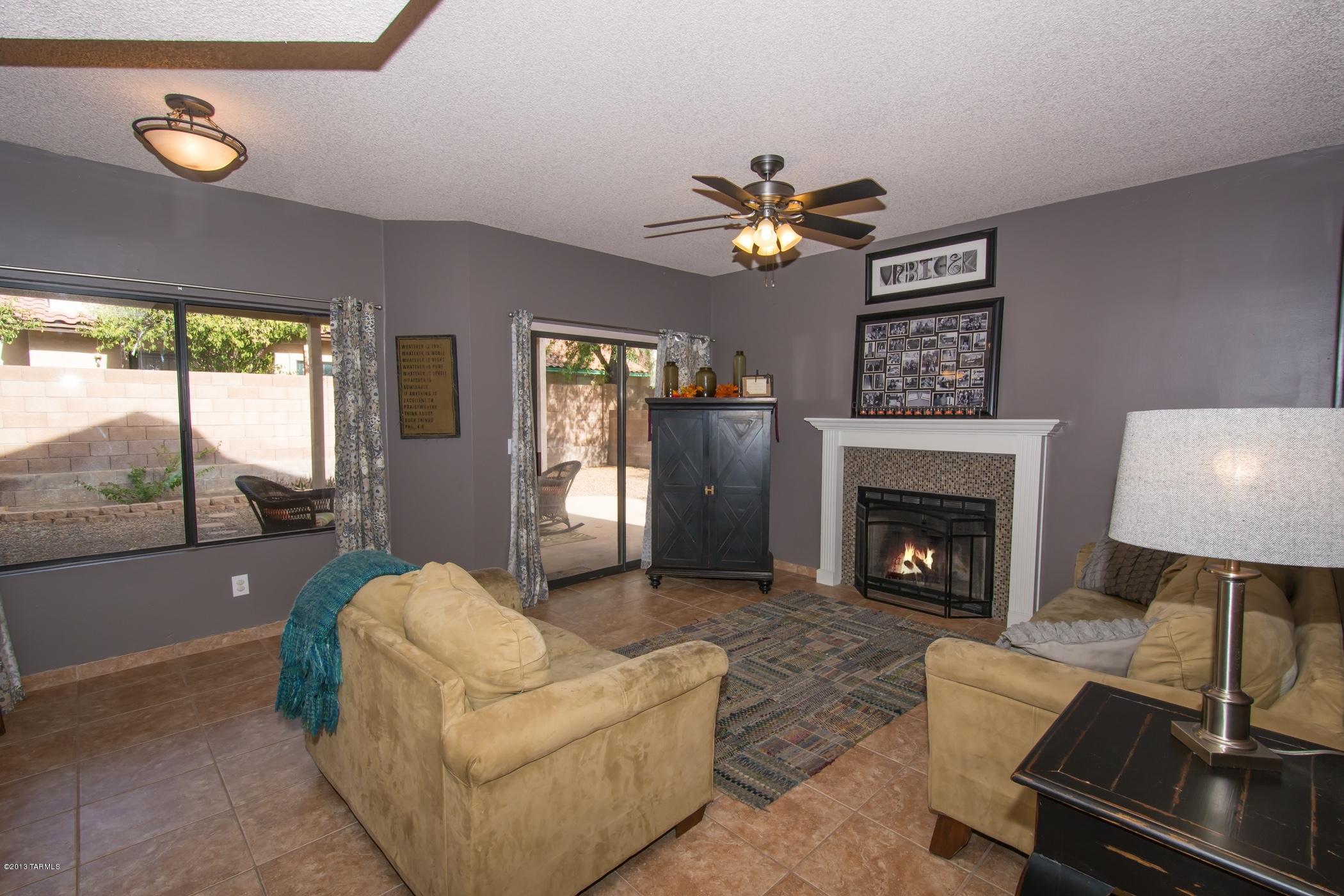 2640 W Camino Del Venegas