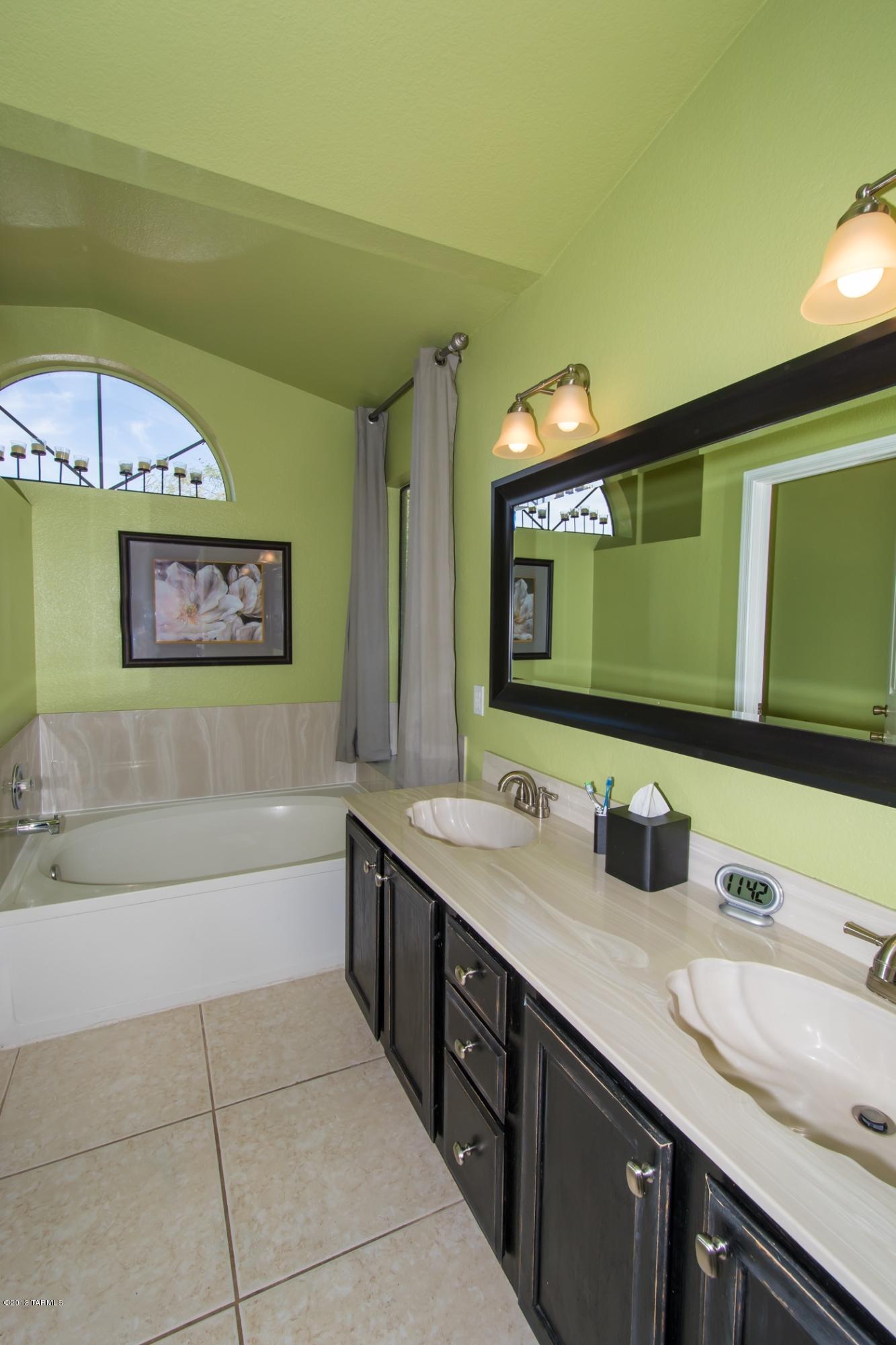 2640 W Camino Del Venegas