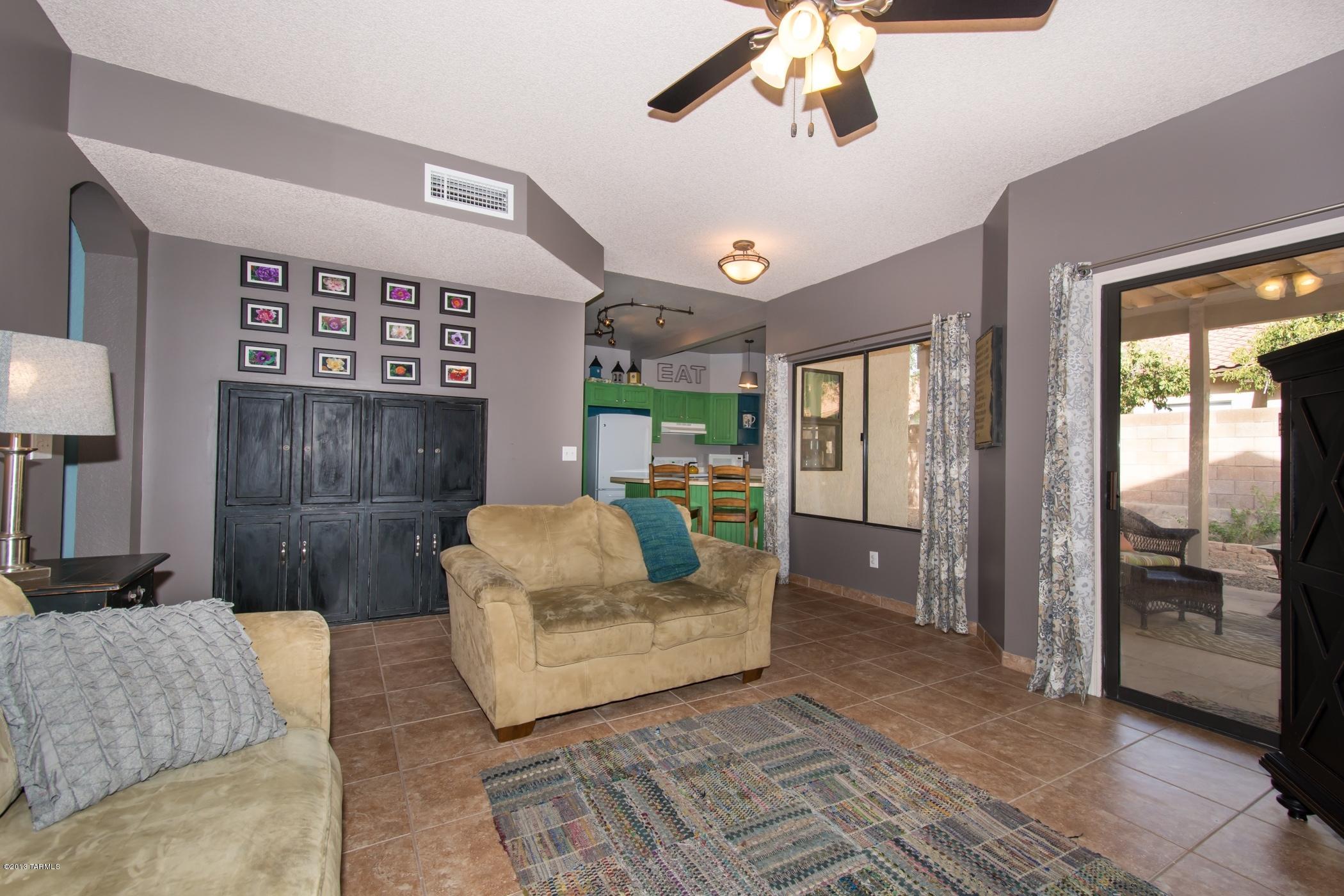 2640 W Camino Del Venegas