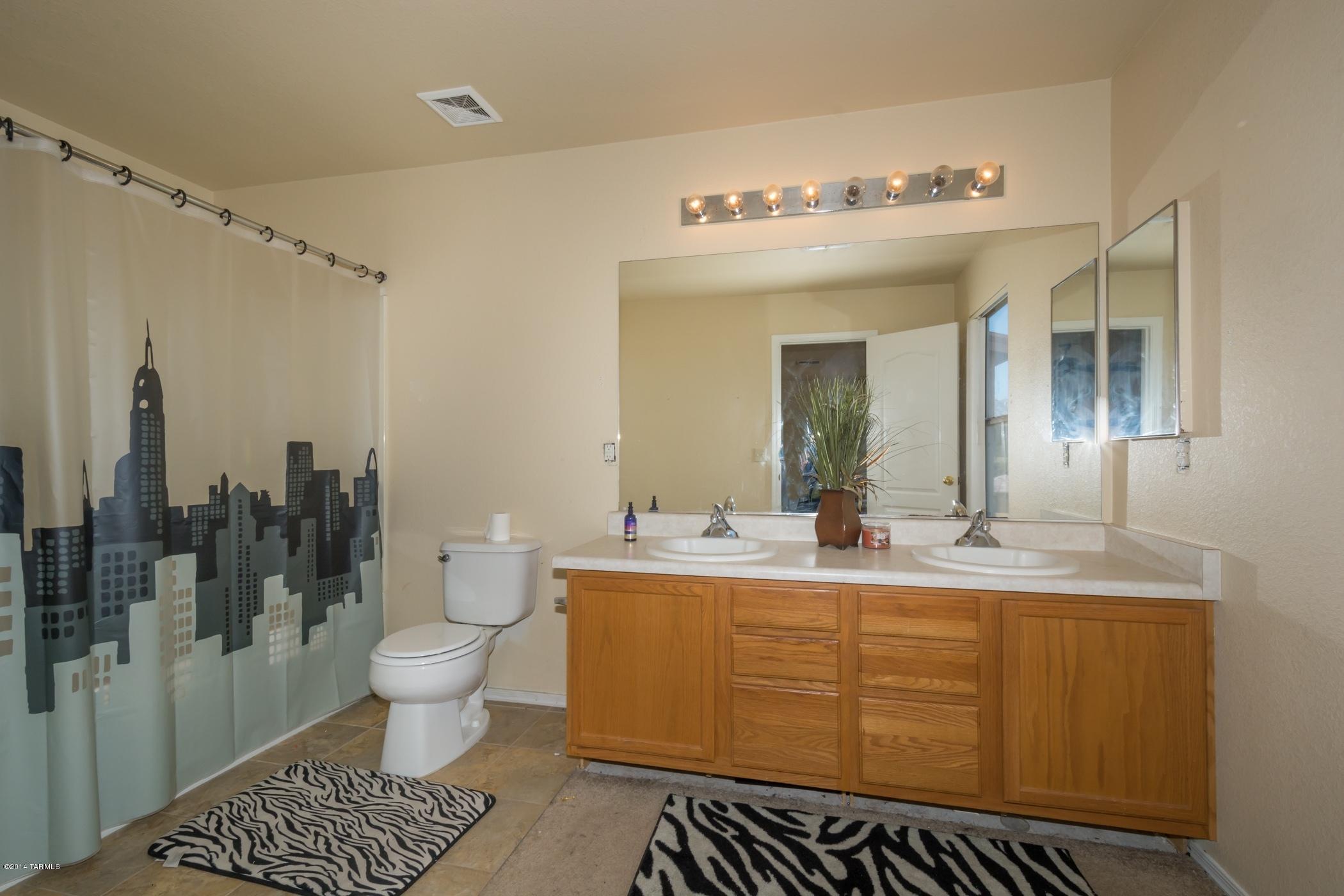 2618 W Calle Senor Roberto