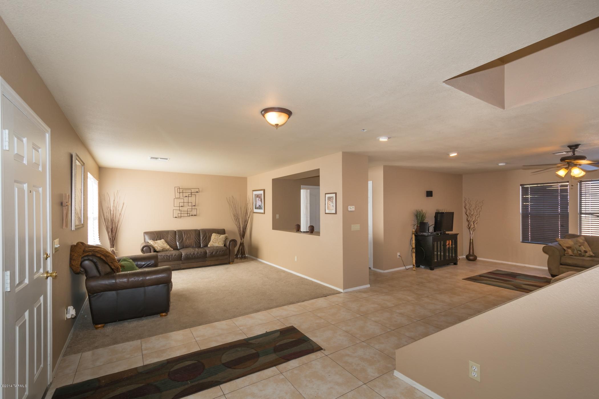 2618 W Calle Senor Roberto